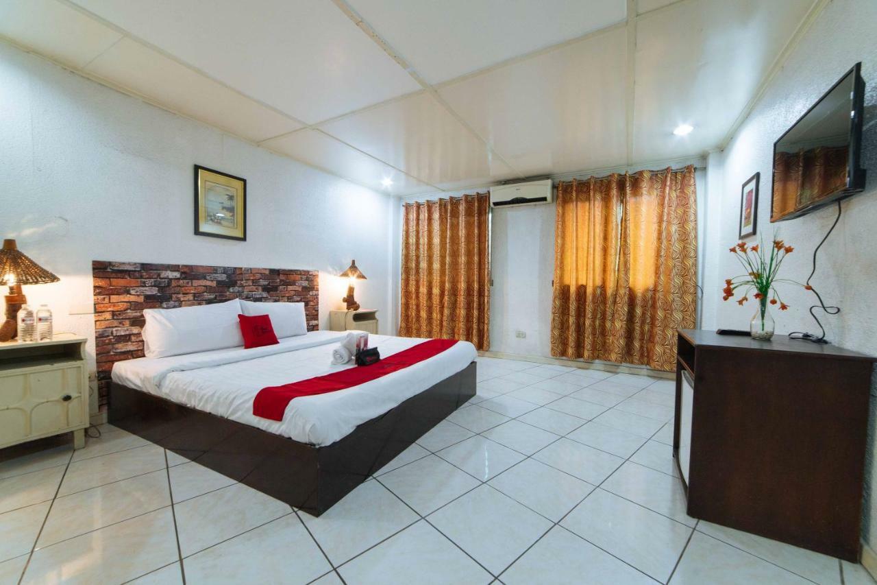 Reddoorz Premium @ Clarkview Angeles City Екстер'єр фото